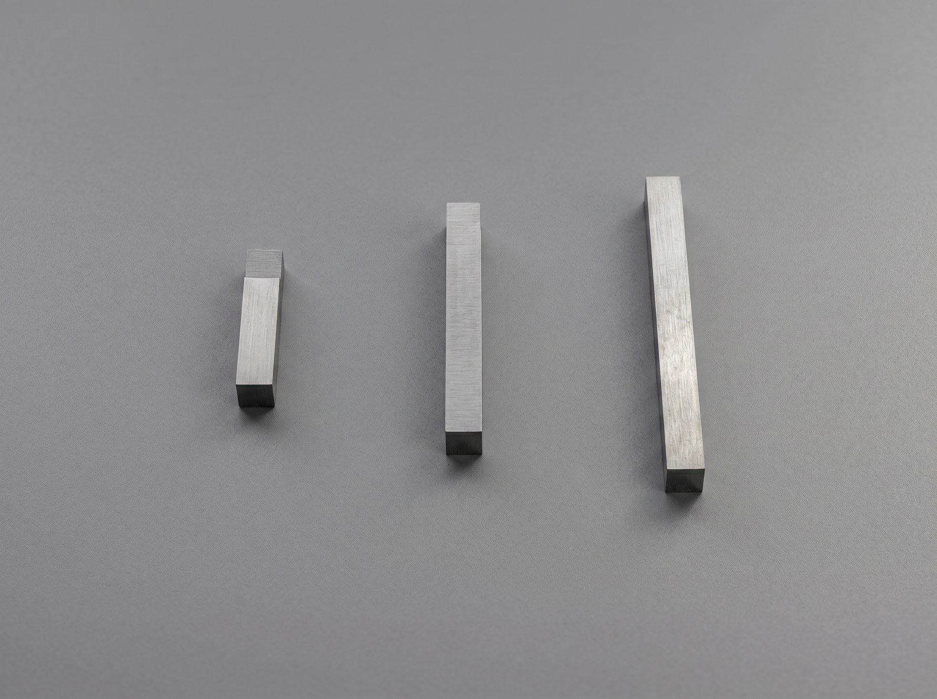 Custom Pure Tungsten EDM Electrodes for Mold Machining - Image 1